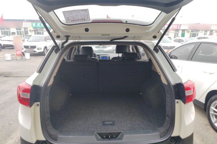 Used Dongfeng Aeolus AX3 2016 1.5L Automatic Zunku Model Trunk