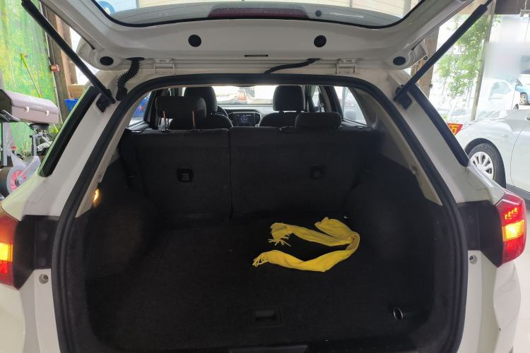Used Dongfeng Aeolus AX3 2016 1.5L Manual ZhiKu Model Trunk