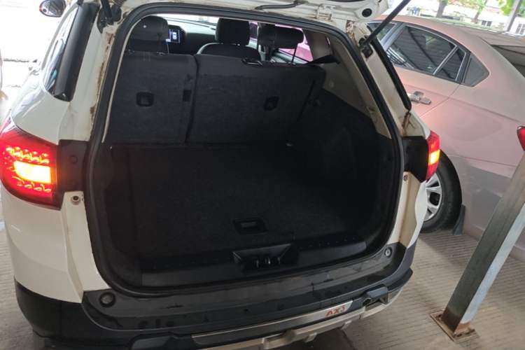 Used Dongfeng Aeolus AX3 2016 1.5L Automatic Shangkue Model Trunk