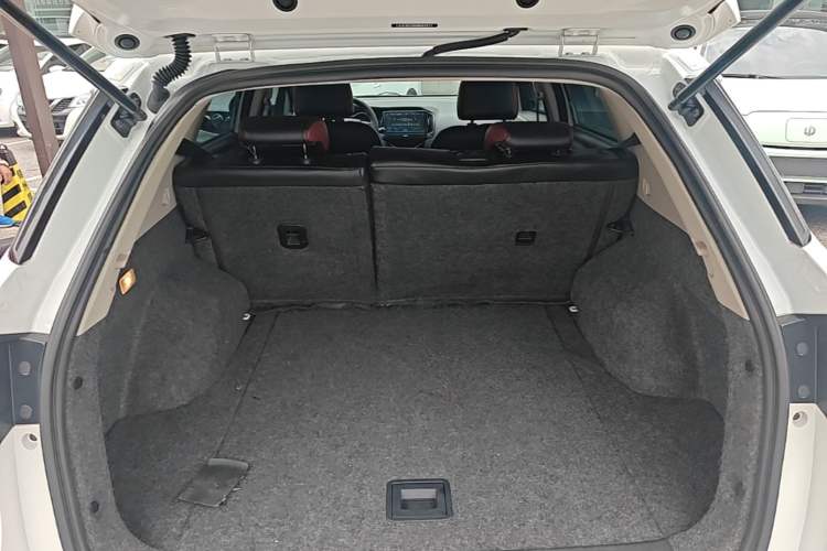 Used Dongfeng Aeolus AX3 2016 1.5L Automatic Shangkue Model Trunk