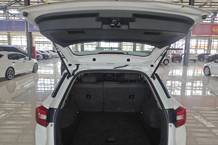 Used Dongfeng Aeolus AX3 2016 1.5L Automatic Zunku Model Trunk