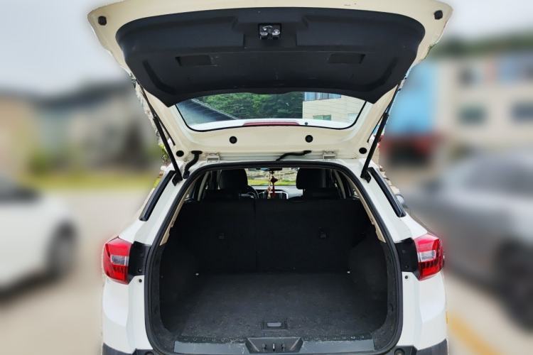 Used Dongfeng Aeolus AX3 2016 1.5L Automatic Zunku Model Trunk