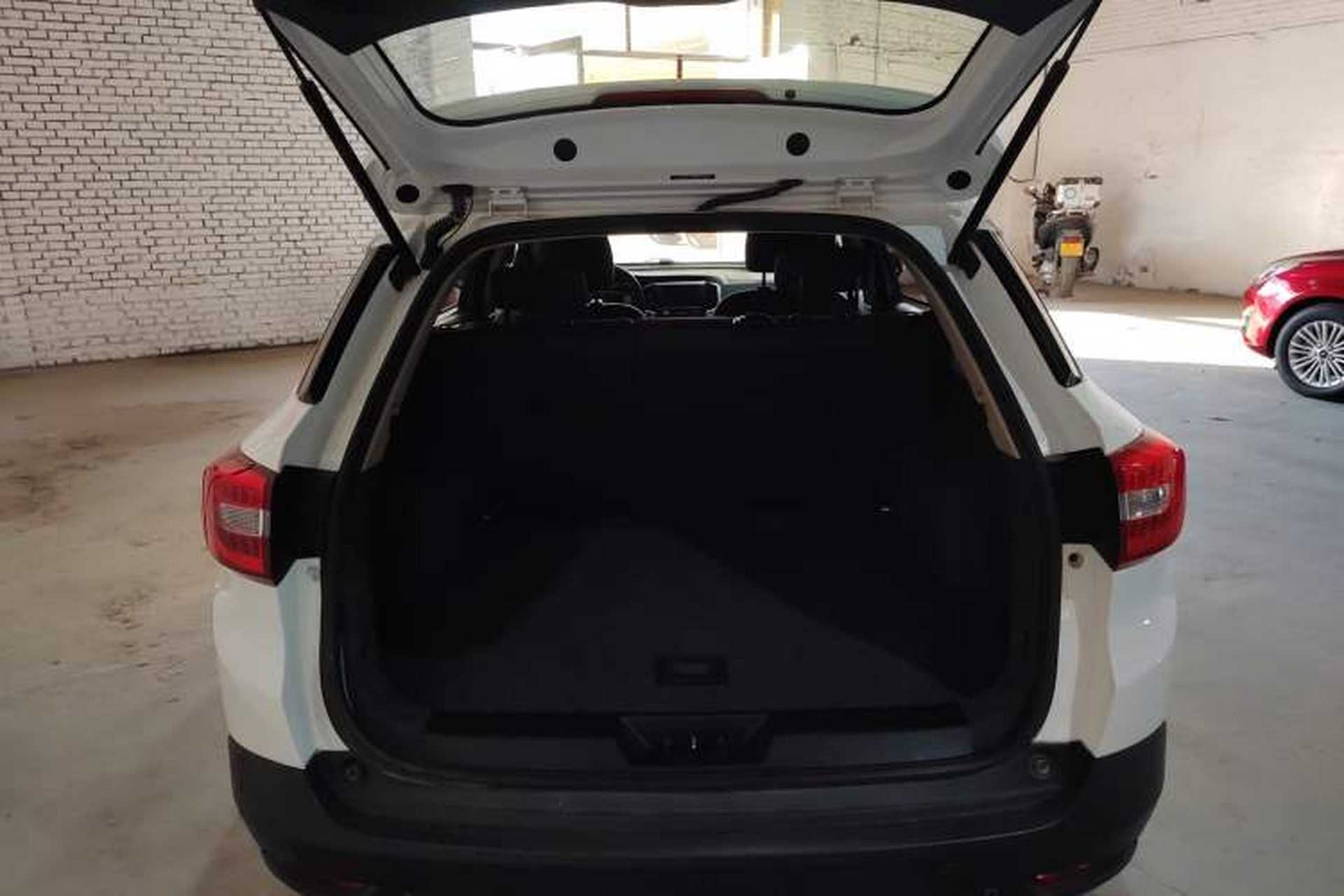 Used Dongfeng Aeolus AX3 2016 1.5L Manual ZhiKu Model Trunk
