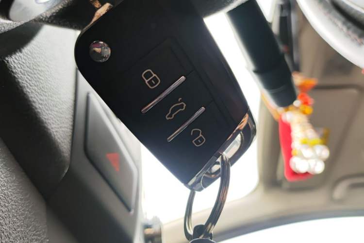 Used Dongfeng Aeolus AX3 2016 1.5L Automatic Zunku Model Vehicle Key