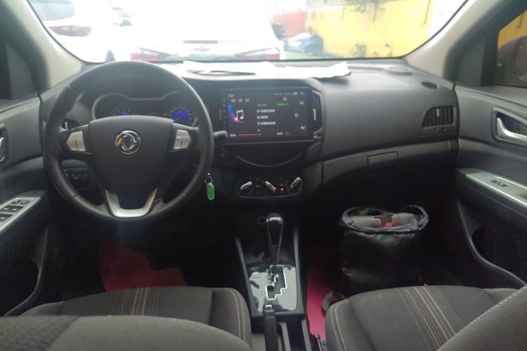 Used Dongfeng Aeolus AX3 2017 Leading Edition 1.5L Automatic Shangkue Model Center Console