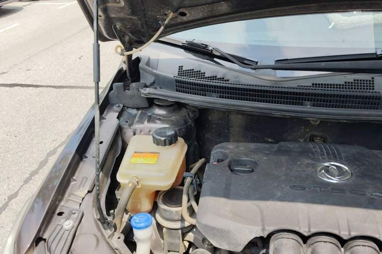 Used Dongfeng Aeolus AX3 2017 Leading Edition 1.5L Automatic Shangkue Model Engine Bay Right