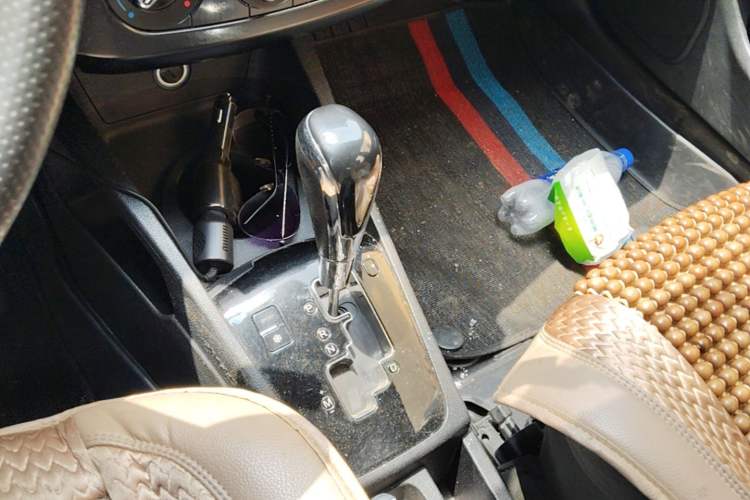 Used Dongfeng Aeolus AX3 2017 Leading Edition 1.5L Automatic Shangkue Model Gear Lever