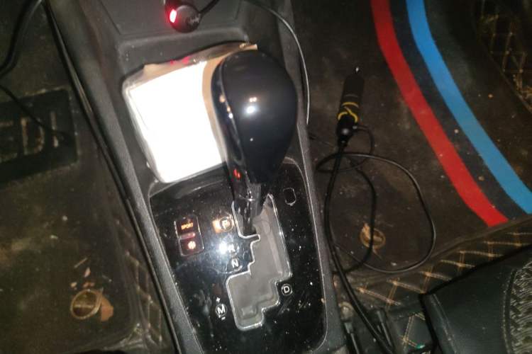 Used Dongfeng Aeolus AX3 2017 Leading Edition 1.5L Automatic Shangkue Model Gear Lever