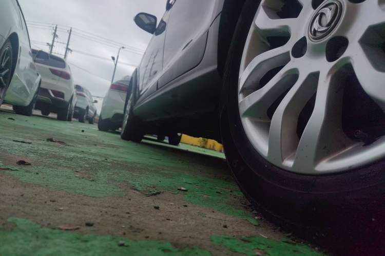 Used Dongfeng Aeolus AX3 2017 Leading Edition 1.5L Automatic Shangkue Model Left Side Sill