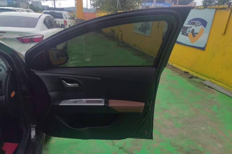 Used Dongfeng Aeolus AX3 2017 Leading Edition 1.5L Automatic Shangkue Model Right Front Door Interior