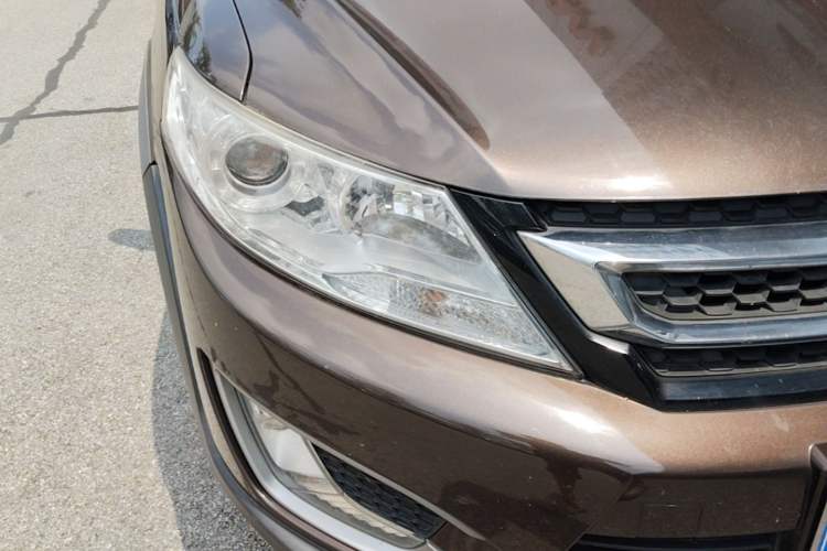 Used Dongfeng Aeolus AX3 2017 Leading Edition 1.5L Automatic Shangkue Model Right Front Headlight