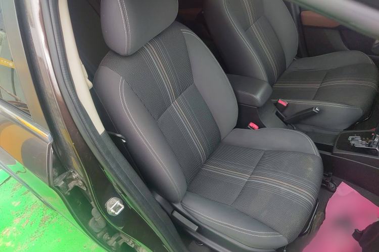 Used Dongfeng Aeolus AX3 2017 Leading Edition 1.5L Automatic Shangkue Model Right Front Seat
