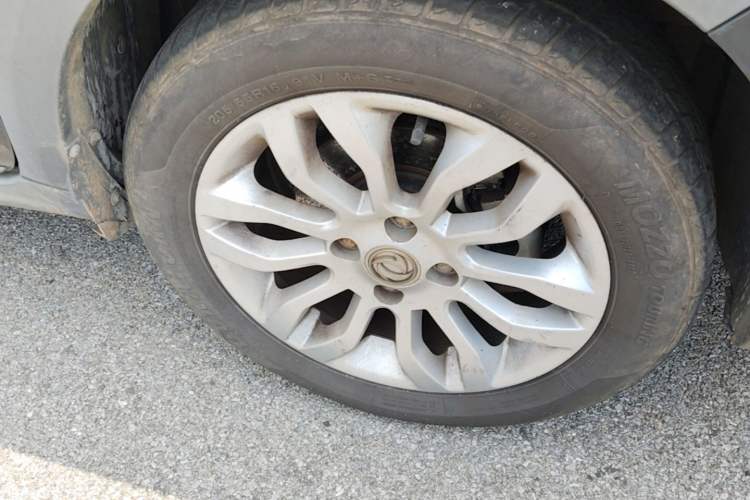 Used Dongfeng Aeolus AX3 2017 Leading Edition 1.5L Automatic Shangkue Model Right Front Wheel Hub