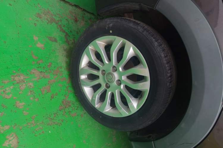 Used Dongfeng Aeolus AX3 2017 Leading Edition 1.5L Automatic Shangkue Model Right Rear Wheel Hub