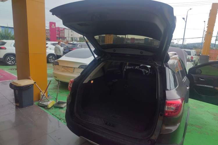 Used Dongfeng Aeolus AX3 2017 Leading Edition 1.5L Automatic Shangkue Model Trunk