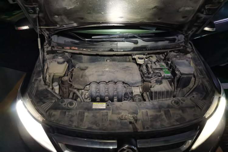 Used Dongfeng Aeolus AX3 2017 Leading Edition 1.5L Manual Shangkui Model Engine Bay