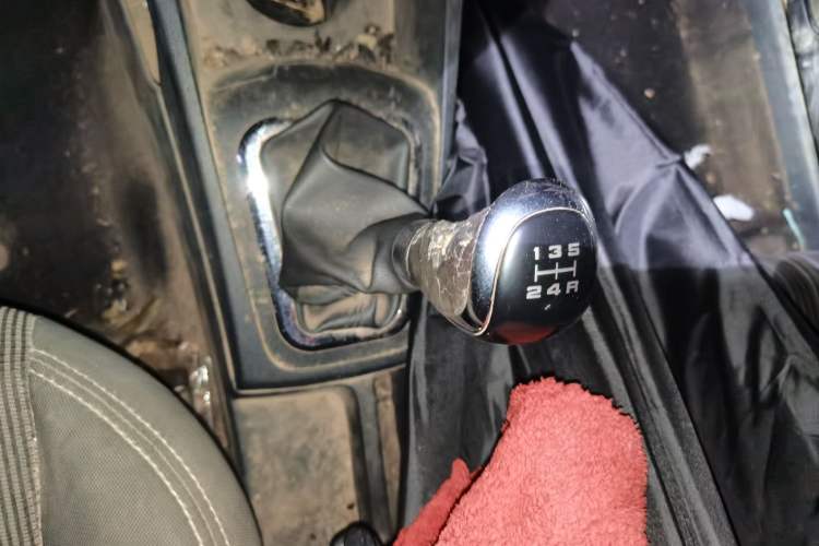 Used Dongfeng Aeolus AX3 2017 Leading Edition 1.5L Manual Shangkui Model Gear Lever