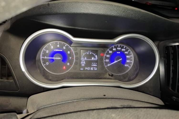 Used Dongfeng Aeolus AX3 2017 Leading Edition 1.5L Manual Shangkui Model Instrument Cluster