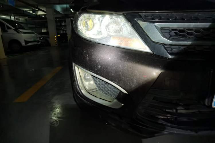 Used Dongfeng Aeolus AX3 2017 Leading Edition 1.5L Manual Shangkui Model Right Front Headlight