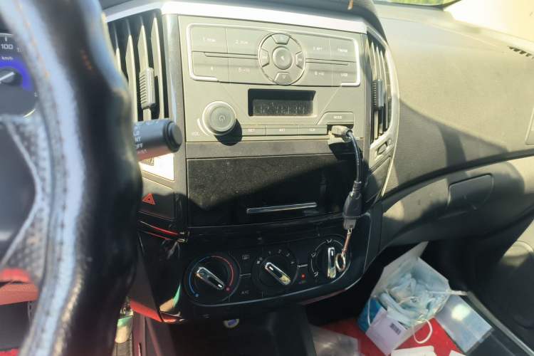 Used Dongfeng Aeolus AX3 2017 Leading Edition 1.5L Manual Shangkui Model Audio And AC Panel