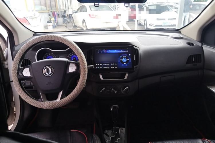 Used Dongfeng Aeolus AX3 2017 Leading Edition 1.5L Automatic Shangkue Model Center Console
