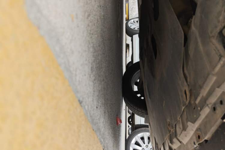 Used Dongfeng Aeolus AX3 2017 Leading Edition 1.5L Automatic Cool Style Chassis Front Left