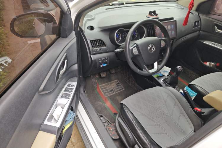 Used Dongfeng Aeolus AX3 2017 Leading Edition 1.5L Manual Shangkui Model Driver Seat