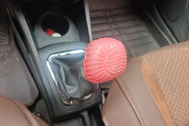 Used Dongfeng Aeolus AX3 2017 Leading Edition 1.5L Manual Shangkui Model Gear Lever