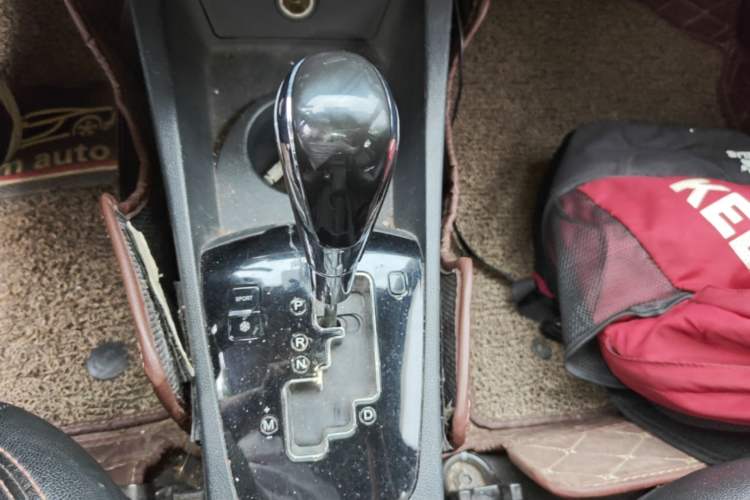 Used Dongfeng Aeolus AX3 2017 Leading Edition 1.5L Automatic Cool Style Gear Lever