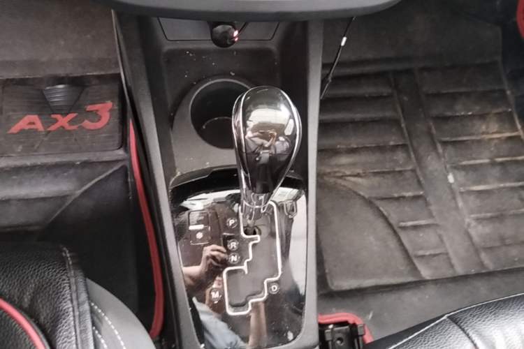 Used Dongfeng Aeolus AX3 2017 Leading Edition 1.5L Automatic Shangkue Model Gear Lever
