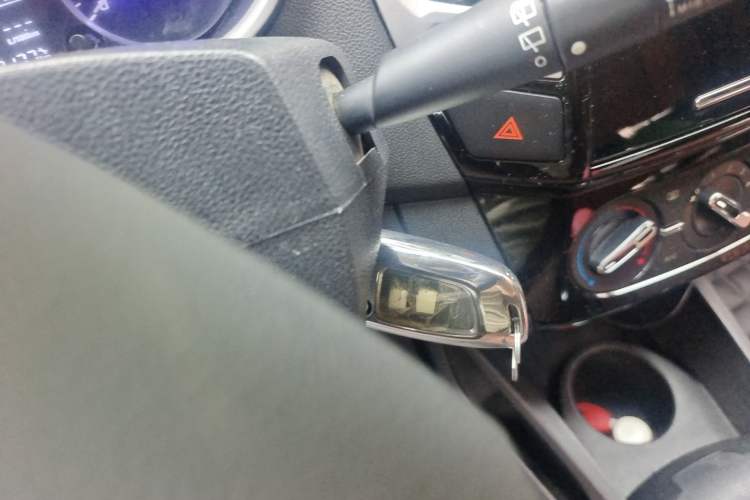 Used Dongfeng Aeolus AX3 2017 Leading Edition 1.5L Manual Shangkui Model Interior 1