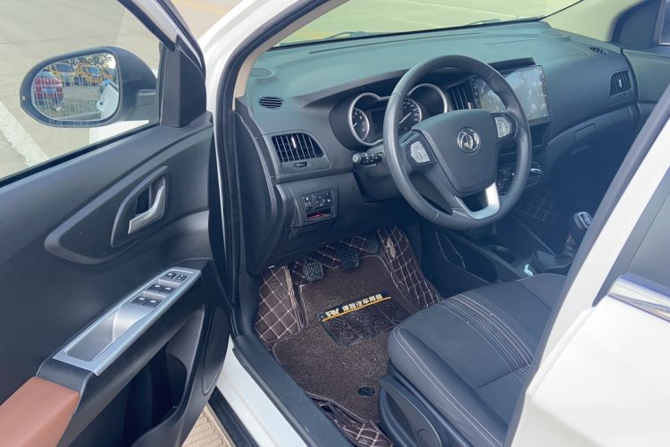 Used Dongfeng Aeolus AX3 2017 Leading Edition 1.5L Manual Shangkui Model Interior 2