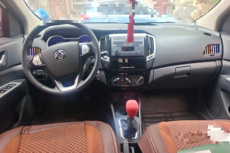 Used Dongfeng Aeolus AX3 2017 Leading Edition 1.5L Manual Shangkui Model Interior 2