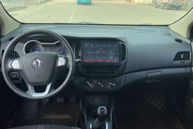 Used Dongfeng Aeolus AX3 2017 Leading Edition 1.5L Manual Shangkui Model Interior 3