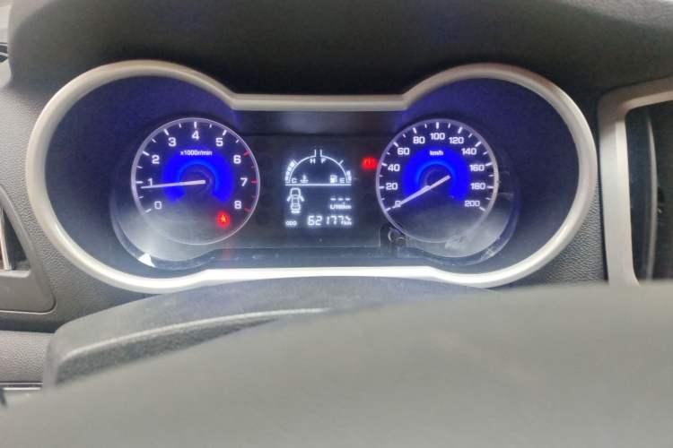 Used Dongfeng Aeolus AX3 2017 Leading Edition 1.5L Manual Shangkui Model Odometer Close Up