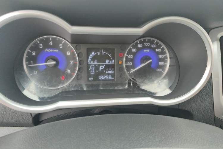 Used Dongfeng Aeolus AX3 2017 Leading Edition 1.5L Automatic Cool Style Odometer Close Up