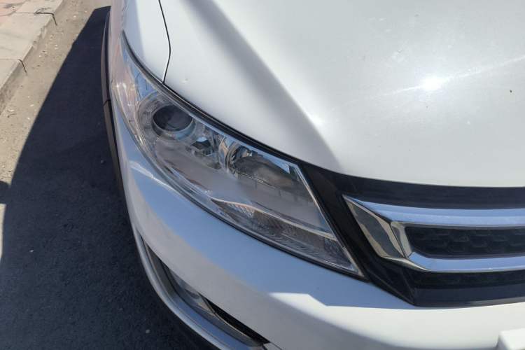 Used Dongfeng Aeolus AX3 2017 Leading Edition 1.5L Manual Shangkui Model Right Front Headlight