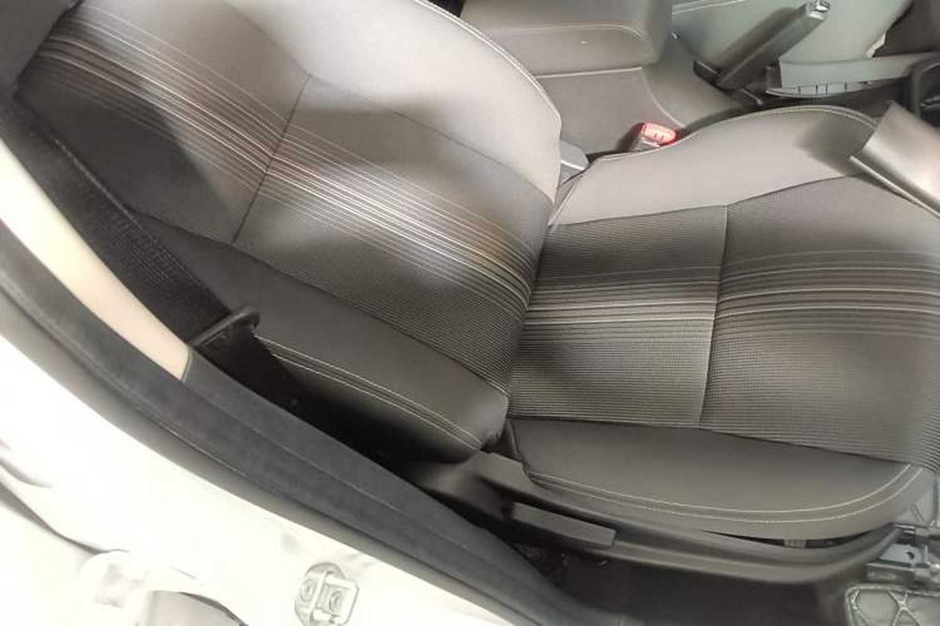 Used Dongfeng Aeolus AX3 2017 Leading Edition 1.5L Automatic Shangkue Model Right Front Seat
