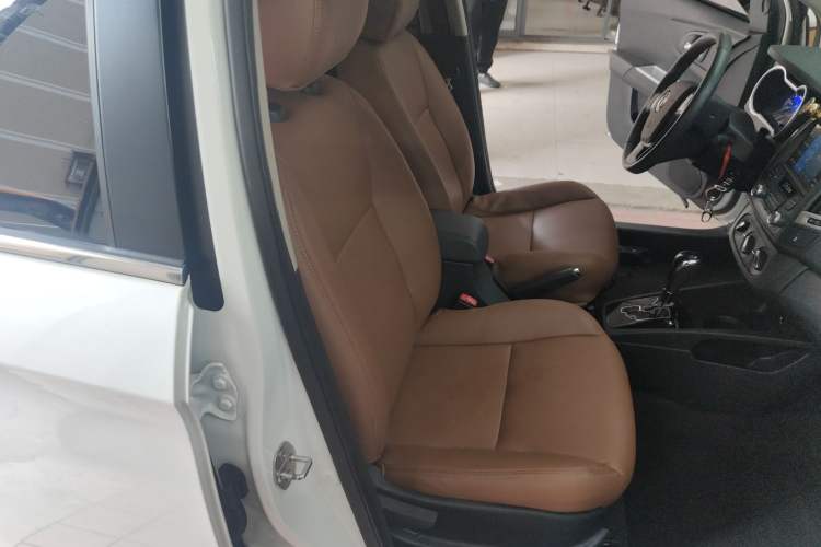 Used Dongfeng Aeolus AX3 2017 Leading Edition 1.5L Automatic Cool Style Right Front Seat