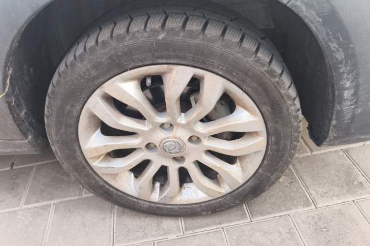 Used Dongfeng Aeolus AX3 2017 Leading Edition 1.5L Automatic Shangkue Model Right Front Wheel Hub
