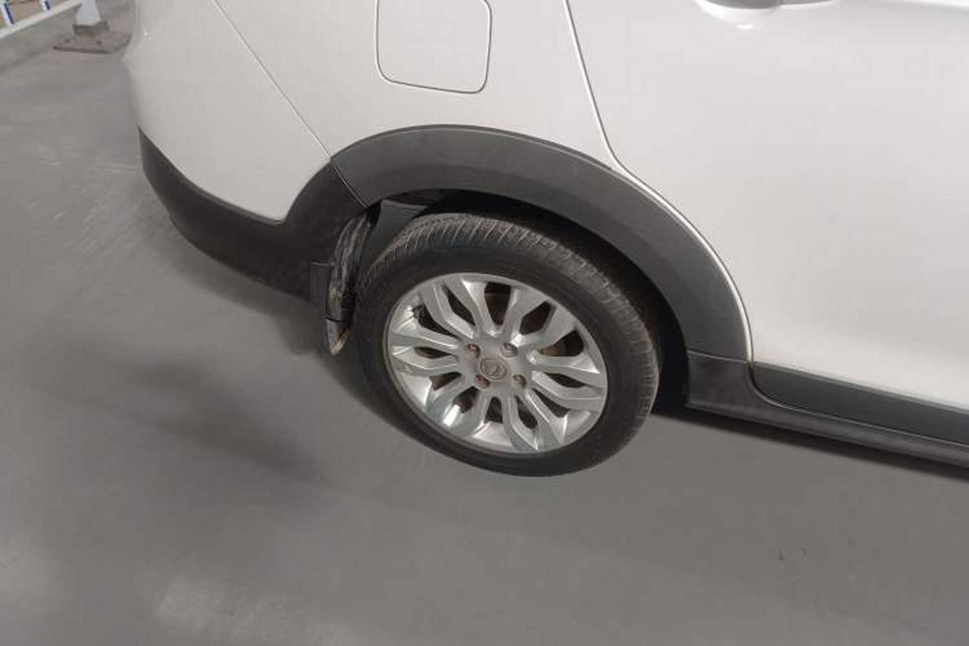Used Dongfeng Aeolus AX3 2017 Leading Edition 1.5L Automatic Shangkue Model Right Rear Wheel Hub
