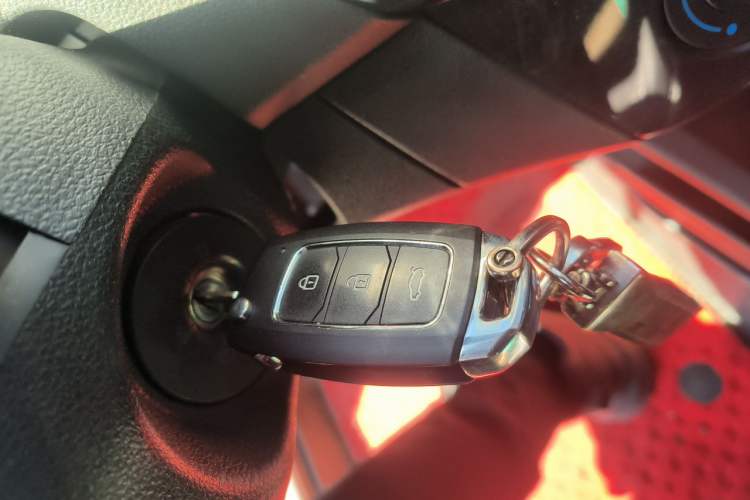 Used Dongfeng Aeolus AX3 2017 Leading Edition 1.5L Manual Shangkui Model Vehicle Key