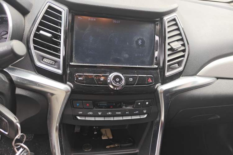 Used Dongfeng Aeolus AX3 2019 1.6L Manual Jingxiang Edition Audio And AC Panel