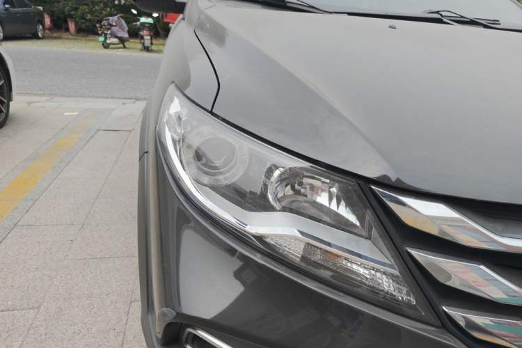 Used Dongfeng Aeolus AX3 2019 1.6L Manual Jingxiang Edition Right Front Headlight
