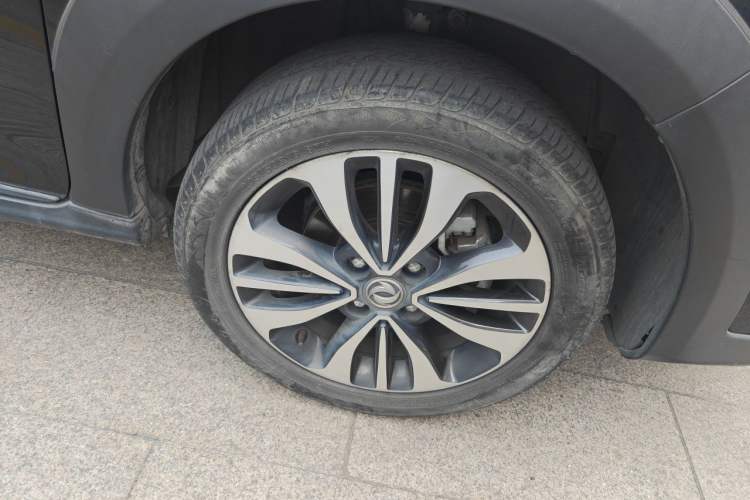 Used Dongfeng Aeolus AX3 2019 1.6L Manual Jingxiang Edition Right Front Wheel Hub