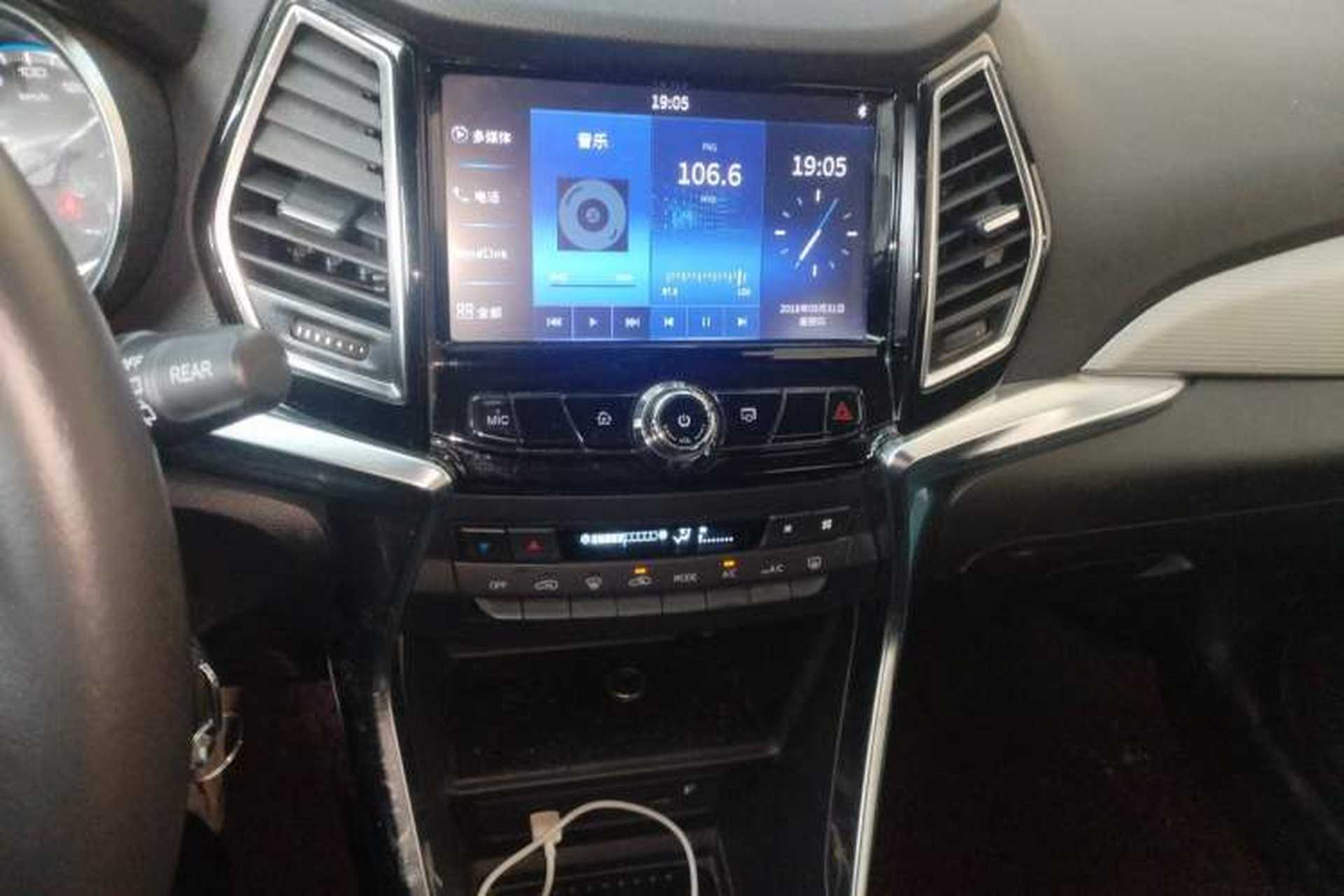 Used Dongfeng Aeolus AX3 2019 1.6L Manual Jingxiang Edition Audio And AC Panel