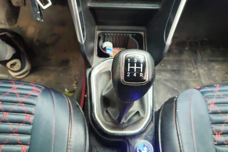 Used Dongfeng Aeolus AX3 2019 1.6L Manual Enjoyment Edition Gear Lever