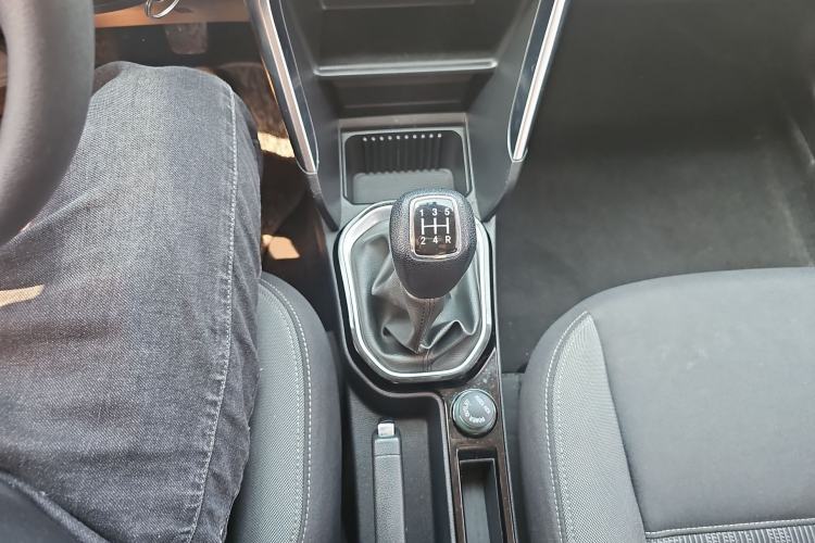 Used Dongfeng Aeolus AX3 2019 1.6L Manual Enjoyment Edition Gear Lever
