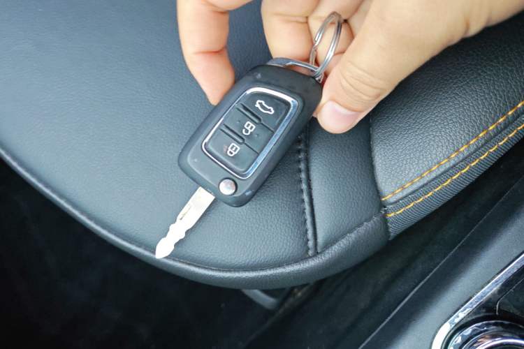 Used Dongfeng Aeolus AX4 2017 1.6L Manual ChaoShang Model Vehicle Key