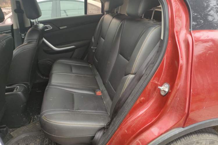 Used Dongfeng Aeolus AX4 2017 1.6L DCT Trendy Style Interior 4